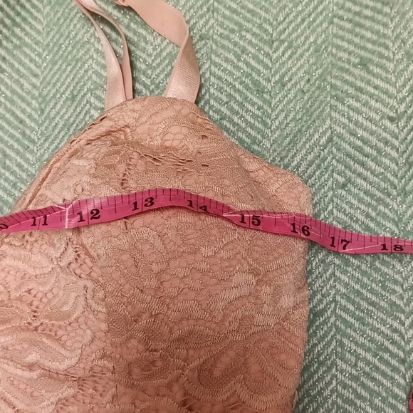 Bebé Scallop Lace midi Dress - Picture 10 of 12